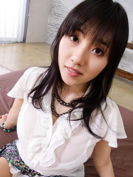 Грудастая куколка Azusa Nagasawa ублажает два члена орально и вагинально, получая литры спермы